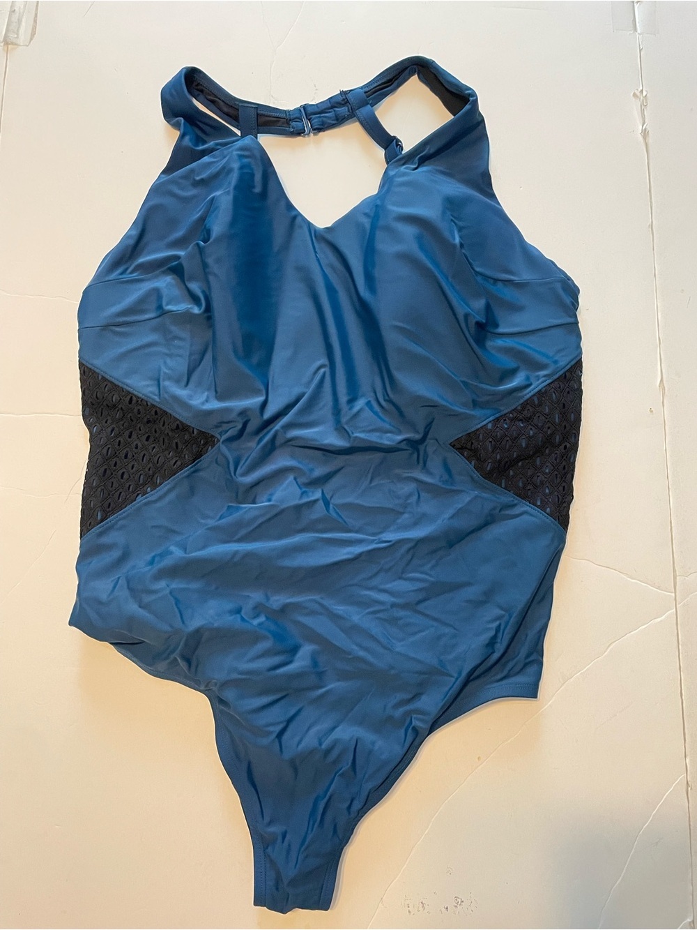 Livi Active Women’s Sz 20 Navy Blue One-Piece No Wire Swimsuit Black Side Panels